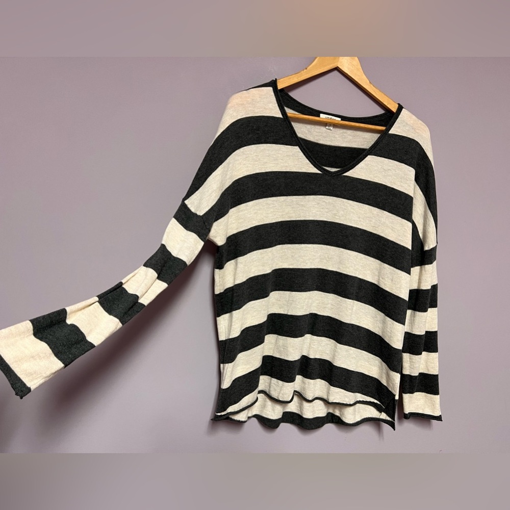UMGEE V-Neck LIGHT Sweater High Low STRIPES Women’s SMALL
